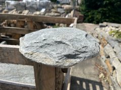 Křemenový šlapák, šedo zelený, omýlaný, průměr 30-45 x 20-30cm (AT)