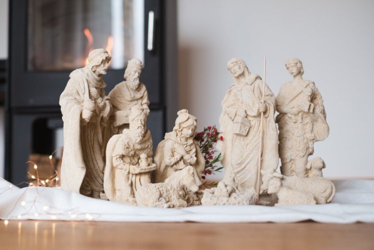 Velký  Betlém  z pískovce - 10 figur