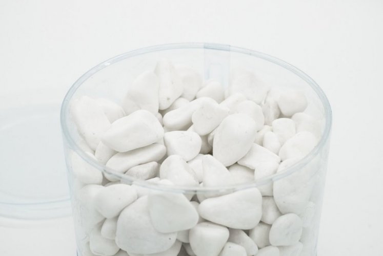 Mramorový oblázek, Thassoská bílá 15-25 mm, dóza 1,5l (cca 2kg)