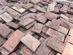 UK Pískovec, řezaný  štípaný přírodní obklad, červený, šířka 6 cm