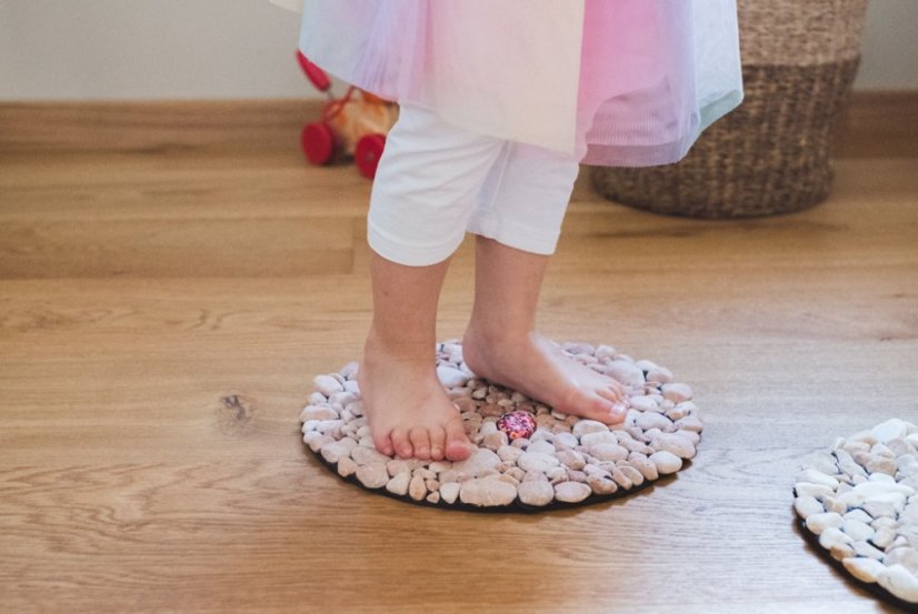 Masážní kamenná deska  - dětská, mramor Verona červená, kruh průměr 27 cm