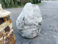 Monolitní kámen - šedý cca 1,2t