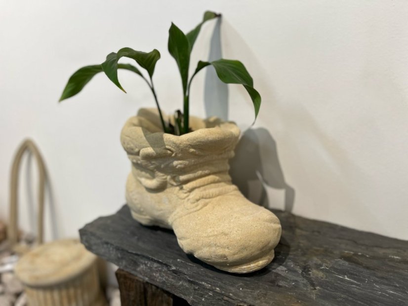 Bota-květináč
