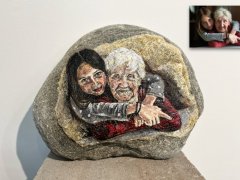kámen Babička s vnučkou ( kresba dle předlohy )