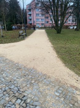 Hotová mlatová cesta - renovace mlatu park Humpolec 1