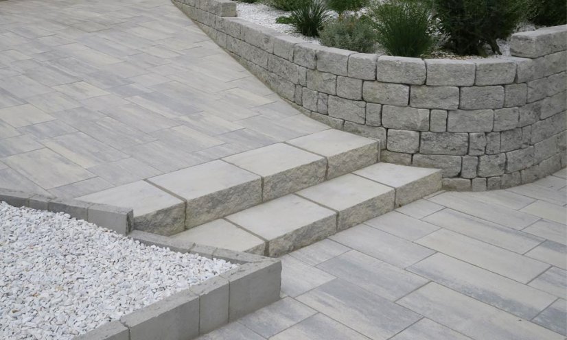 Betonový kvádrový schod Gutshof, štípaný, 50x36,5x15 cm, více barev - Barva: žulová šedá stínovaná