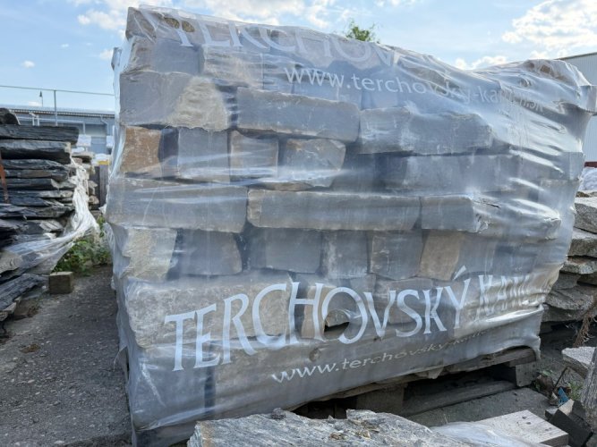 Pískovec Sekaný Hranol - zdění, 7-15 cm, paleta