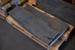 Břidlicový šlapák, rezavě černý, 100 x 30, výška  3-6 cm