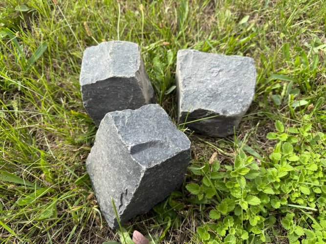 Čedičové kostky 8/11 cm