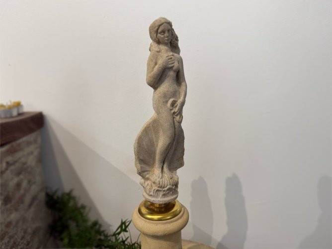 Kašna 55 kg včetně čerpadla