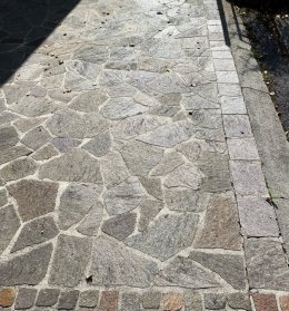 Realizace dlažby z porfyru - Praha 5