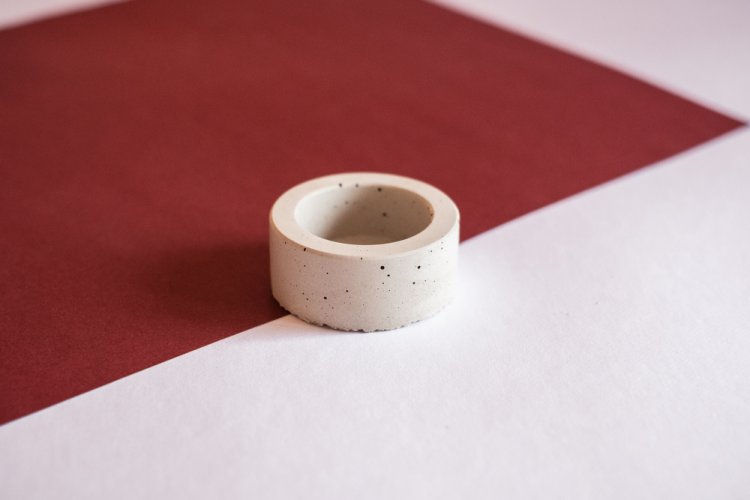Betonový svícen malý na čajovou svíčku, více variant - Varianta: prázdný